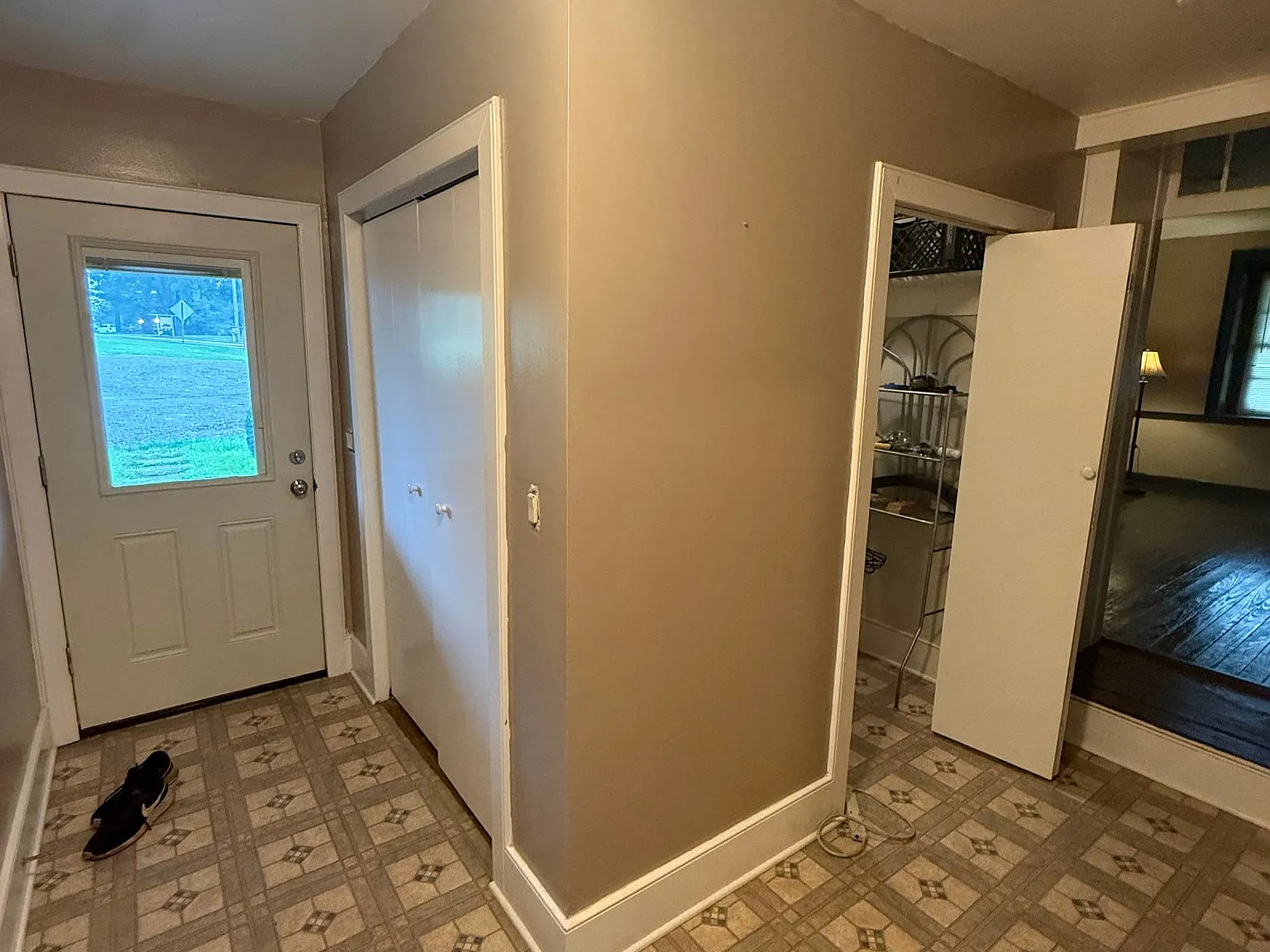 Charming 2 Bed, 2 Bath Single Family Home in Stewartsville - $2500/mo — Photo 3