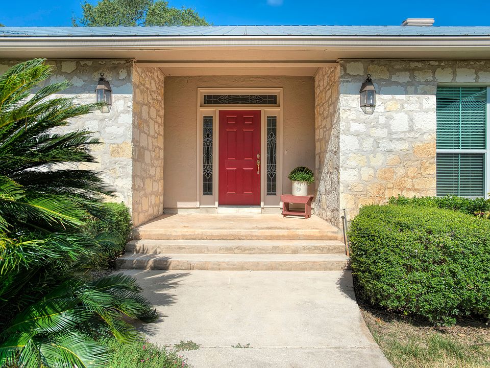 1st image of 20 Cinco Ln