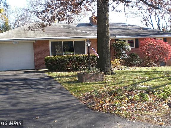 2nd image of 10901 Graystone Dr