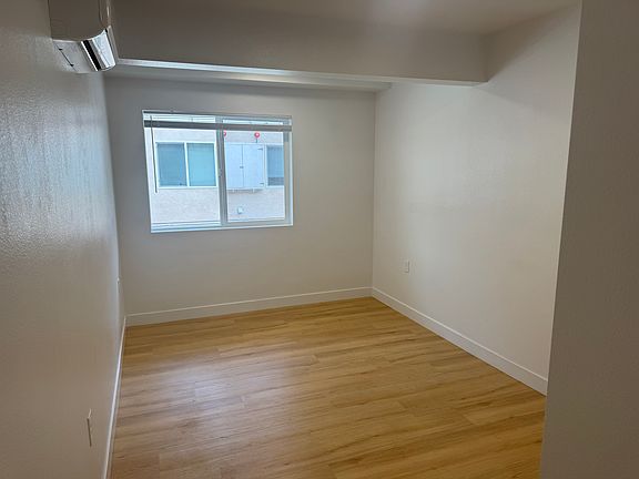 4th image of 170 S Laurel St #9