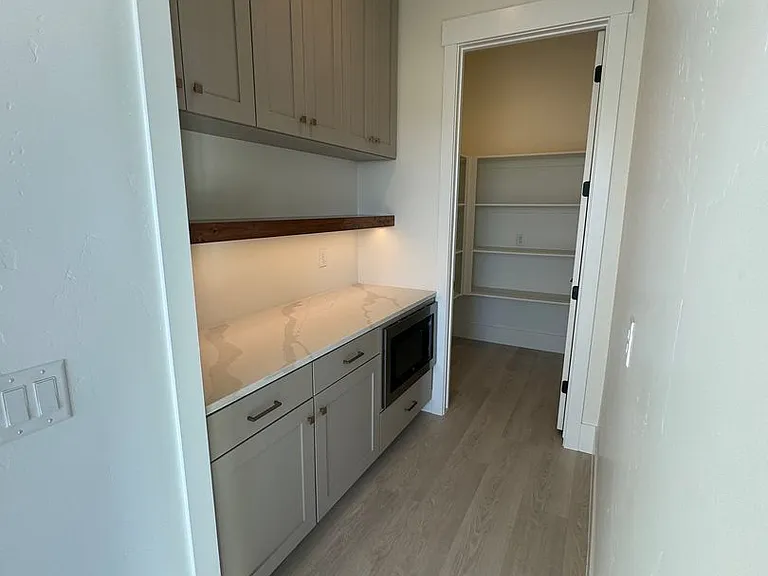 647 W 280 S — Photo 15