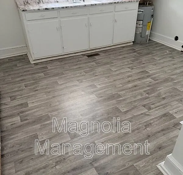 1436 Perry Ave — Photo 2