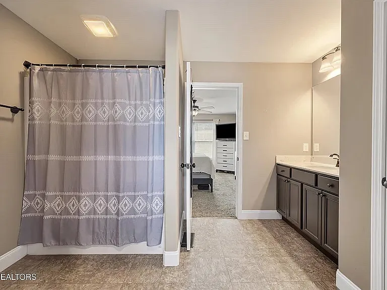 7931 Poplar Grove Ln — Photo 18