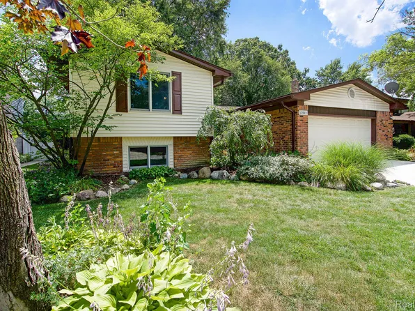 43069 Devon Ln, Canton, MI 48187