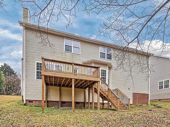 4th image of 18 Persimmon Wood Ct