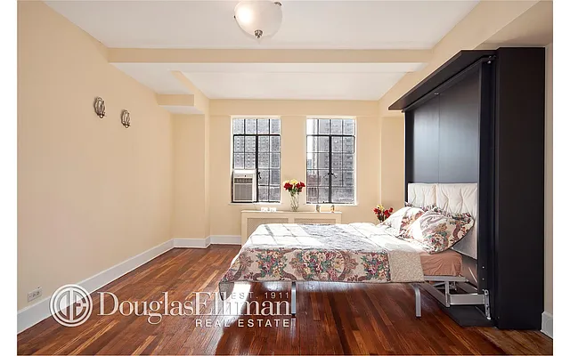 Sold by Douglas Elliman | media 24