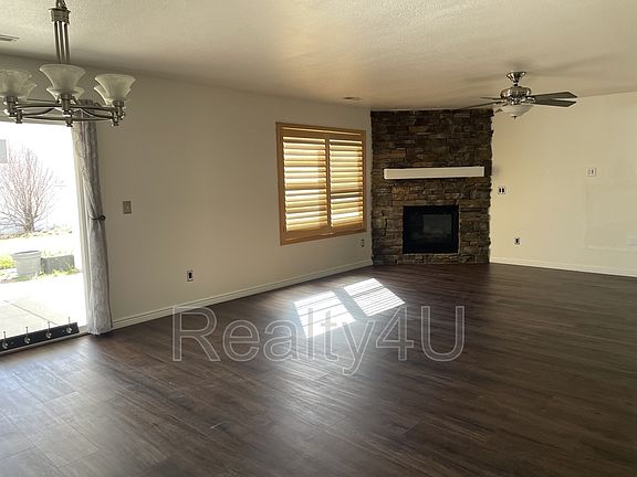 3rd image of 2867 W Willow Patch Rd