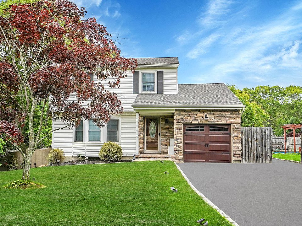 1st image of 7 Daniel Ct