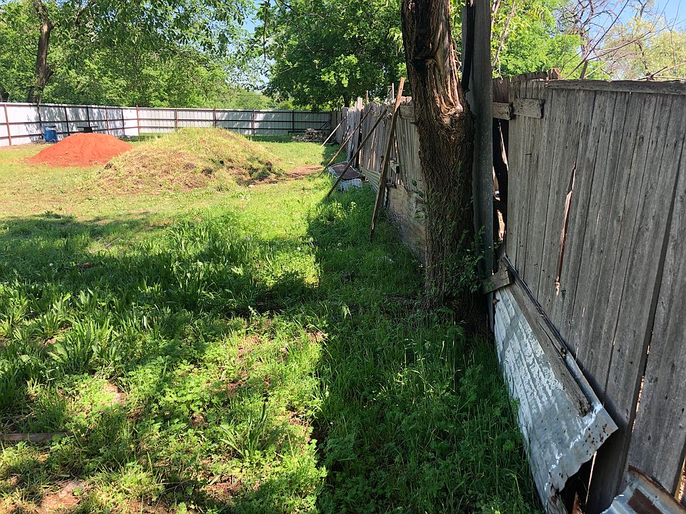 1st image of 801 SE 18th St