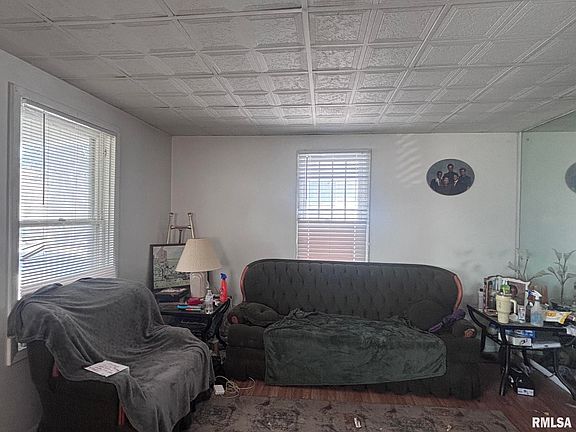 3rd image of 1525 E Converse Ave