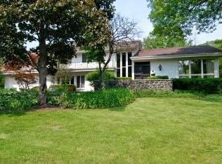 501 Woodland Dr, Glenview, IL