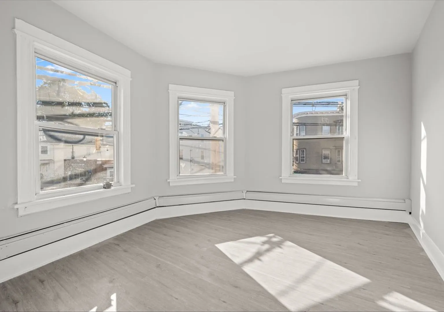 2336 Barnum Ave — Photo 1