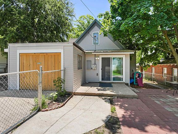 5th image of 443 E Chapin St