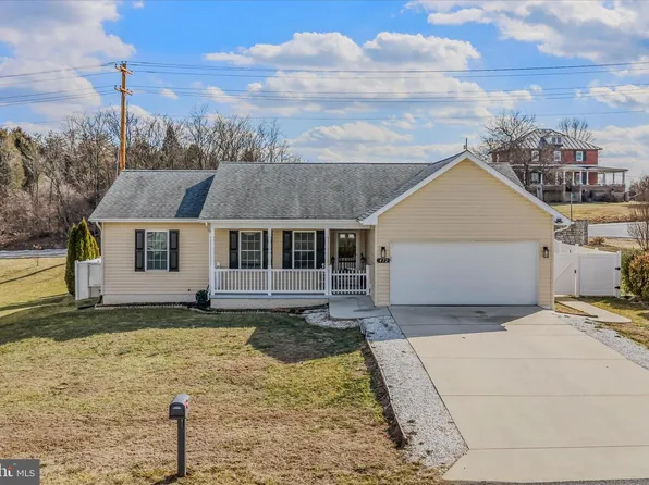 472 Ives St, Martinsburg, WV 25405