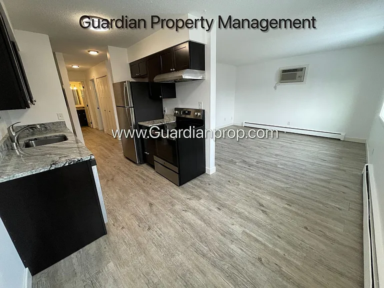 735 Tyler St NE #8 — Photo 4