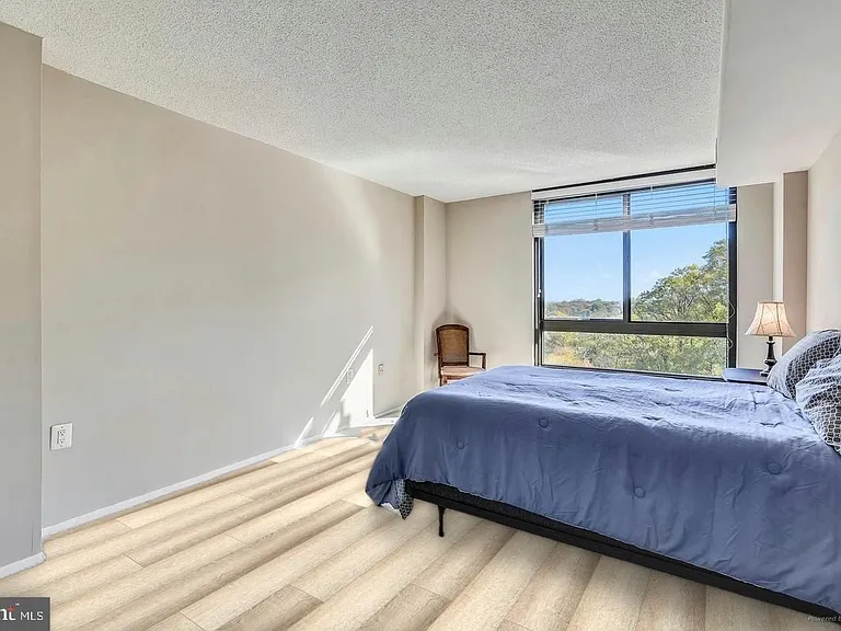1808 Old Meadow Rd #910 — Photo 10