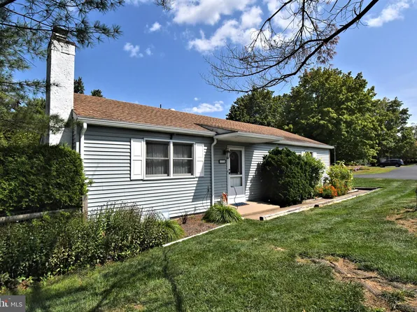 326 Rocky Ct W #W, Chalfont, PA 18914