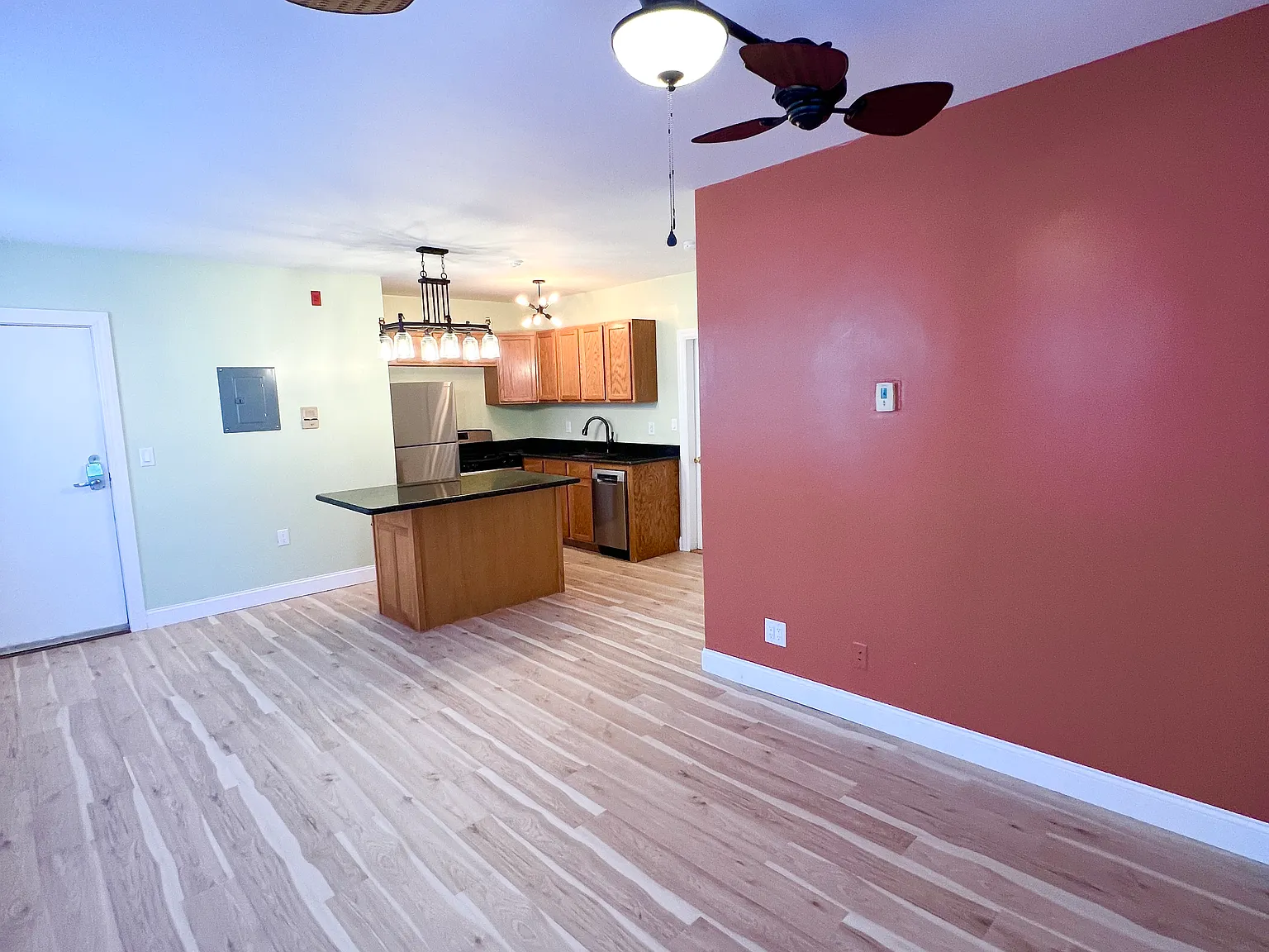 83 America St — Photo 4
