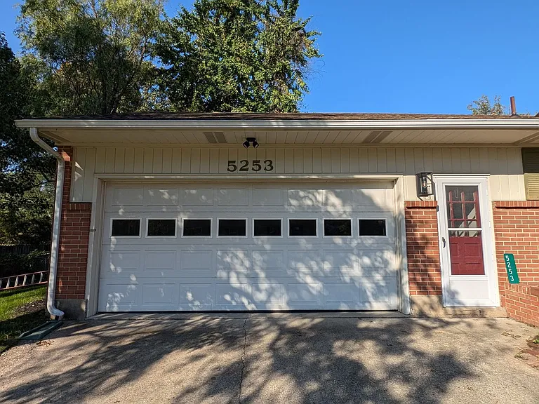 5253 Vernadale Dr — Photo 4