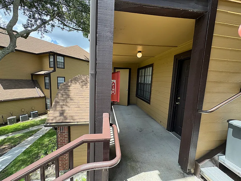 355 Lakepointe Dr #203 — Photo 11