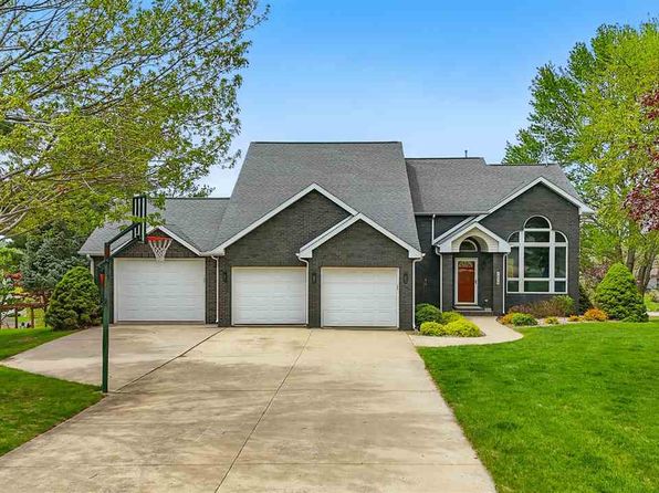 1659 Apache Dr NE, Solon, IA 52333