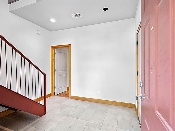3rd image of 1414 Rosewood St