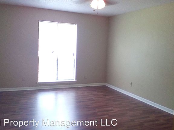 2nd image of 116 Logan Dr #C