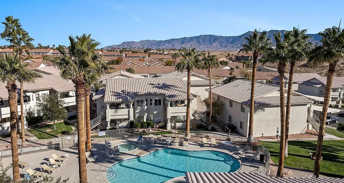 Building Photo - 435 Mesa Blvd #202