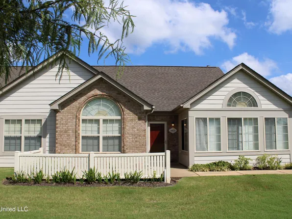 8855 Parkview Oaks Cir, Olive Branch, MS 38654