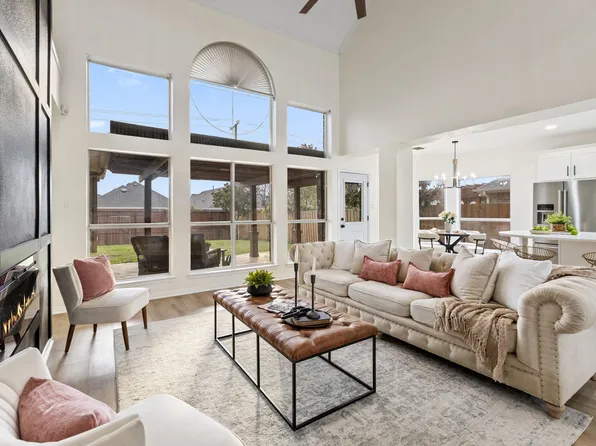 9213 Inverness Dr, Rowlett, TX 75089