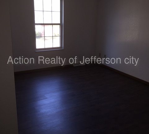 5th image of 5105 Charm Oak Dr