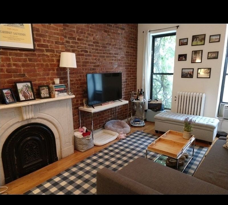 1st image of 249 E 31st St APT 3