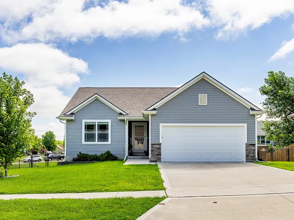 803 Patchett Dr NE, Mitchellville, IA 50169