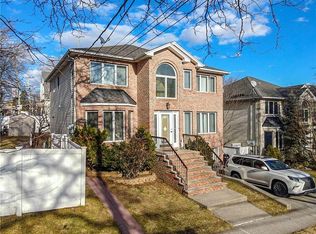 7 Whitaker Pl, Staten Island, NY 10304