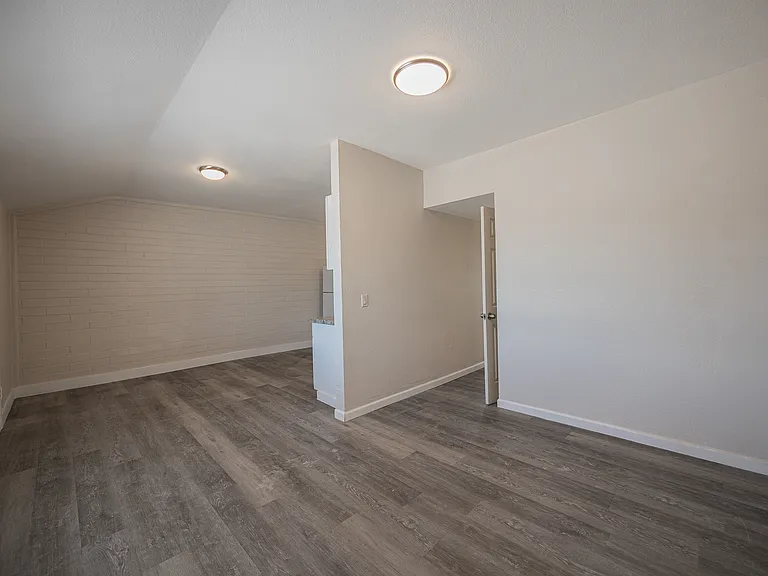 864 E Chandler Blvd, Chandler Az — Photo 4