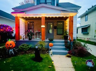 1041 Woodrow Ave NW, Grand Rapids, MI