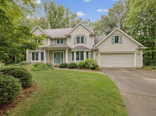 2611 Walden Woods Ct, Midland, MI