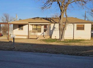 308 K St, Elgin, OK 73538