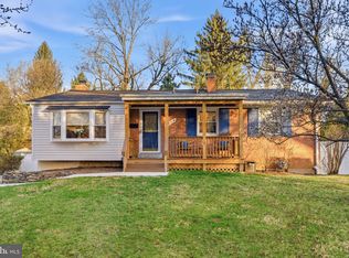 5609 Pier Dr, Rockville, MD 20851
