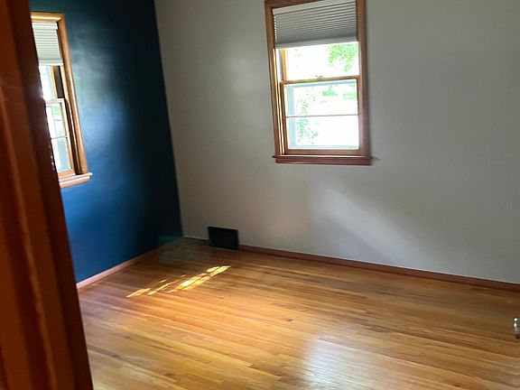 2nd image of 1513 2nd Ave S