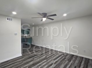 403 Main St E #11, Mount Vernon, TX 75457