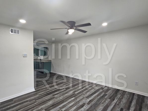 403 Main St E #11