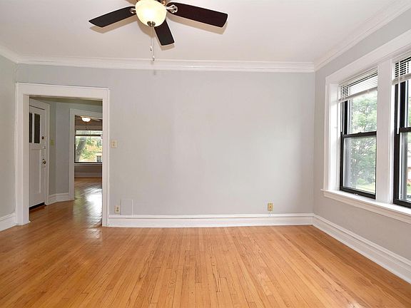 3rd image of 346 S Harvey Ave #2
