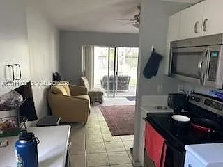 3 bed, 1260 sqft, $2,400 — Photo 3