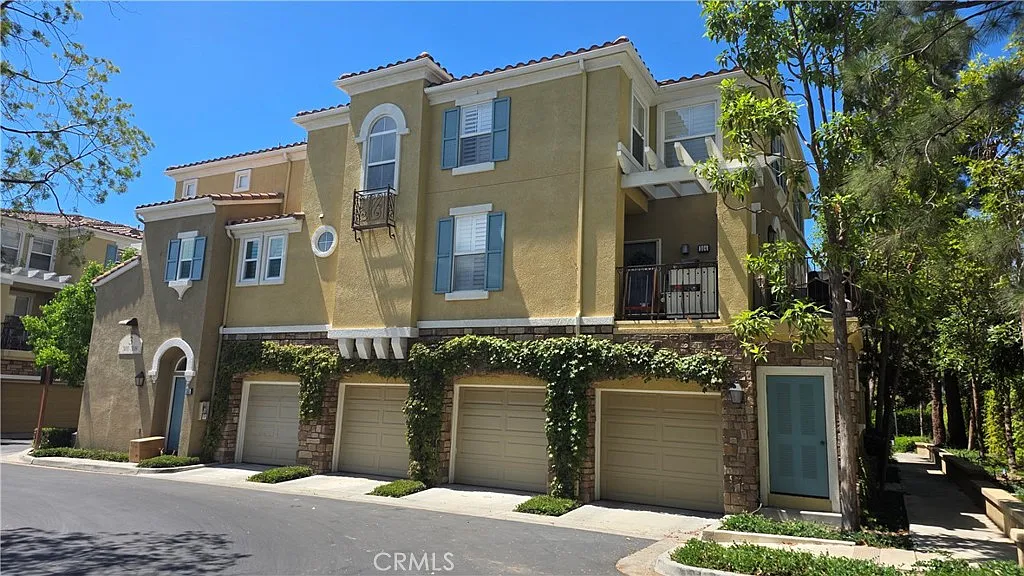 2 bed, 2.5 bath, 1167 sqft, $3,500 — Photo 1