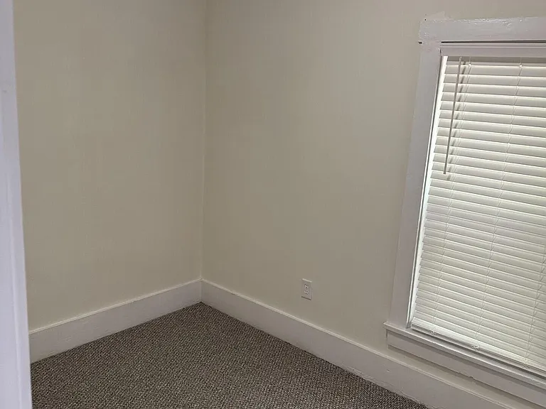 639 Shakespeare Ave — Photo 11