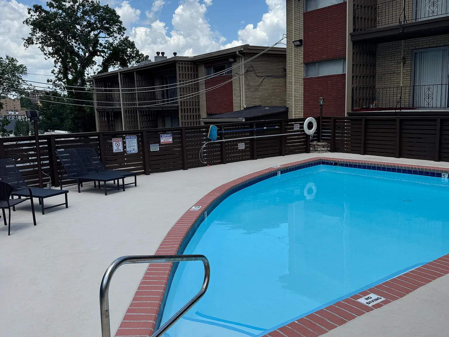 2 bed, 1000 sqft, $1,275 — Photo 3