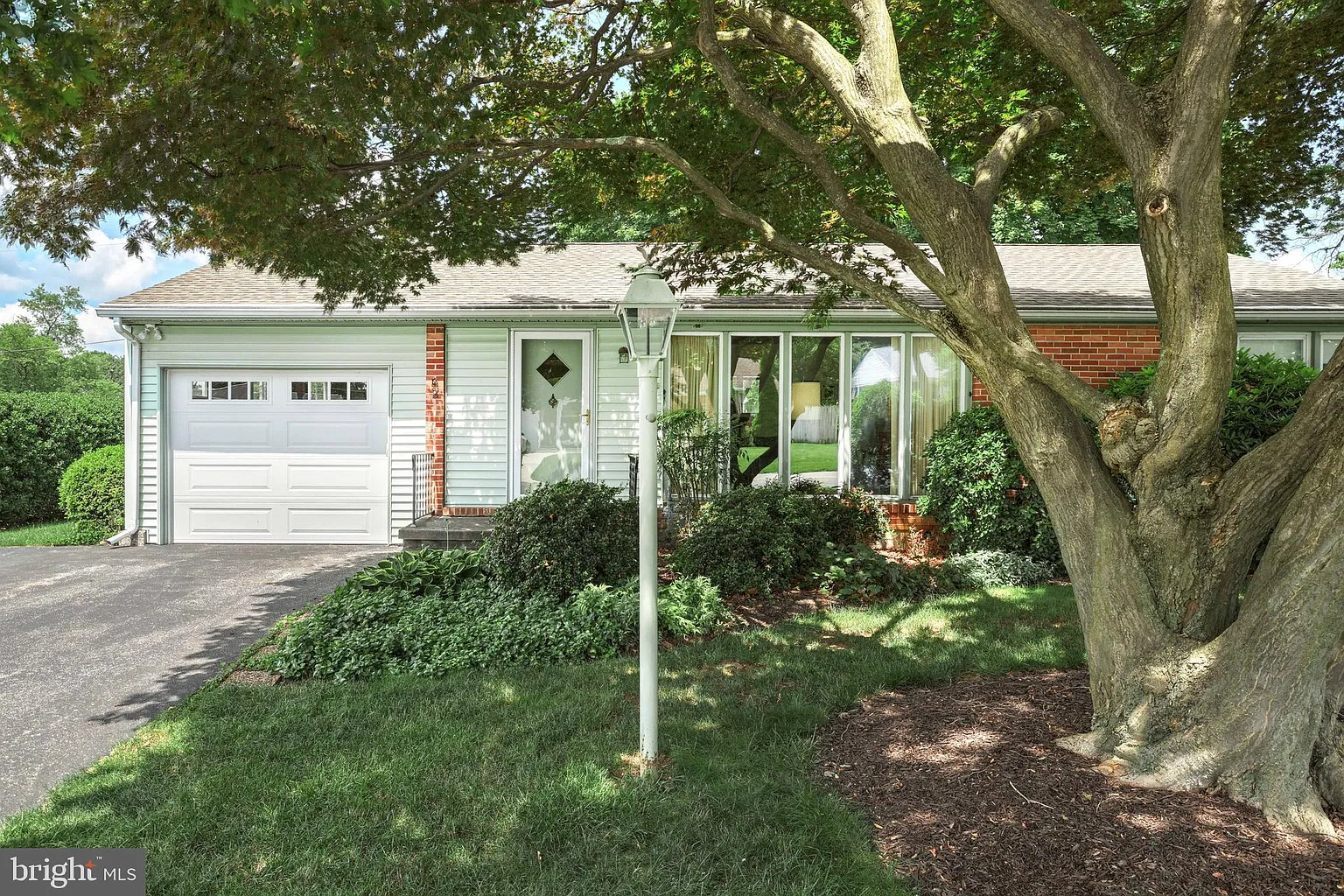 2457 Cambridge Rd photo 1