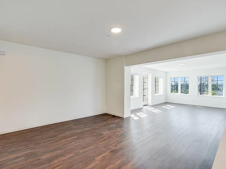 4690 Tompkins Ave — Photo 15