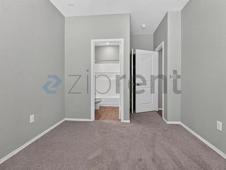536 Ayinger Ln — Photo 11